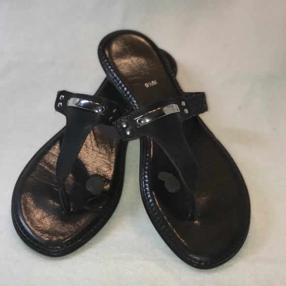 Nine West - Blk Sandals w/Silver Decorative Buckle